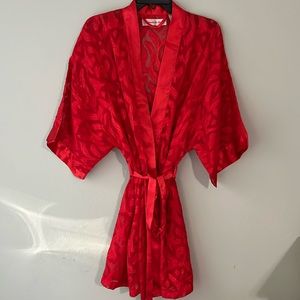 4/$20 Contessa Di Roma Red robe size Large